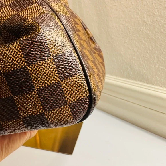 LOUIS VUITTON Trevi PM. Damier ebene shoulder bag with COA and dustbag. - Picture 9 of 17